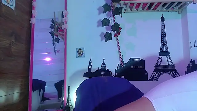 petite coral online show from May 2026 02:51:01 AM