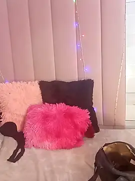 petite coral online show from February 2026 03:35:02 AM