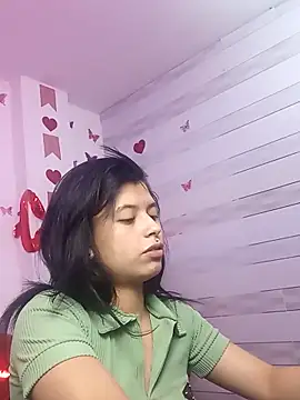 petite coral online show from December 2025 01:17:01 AM