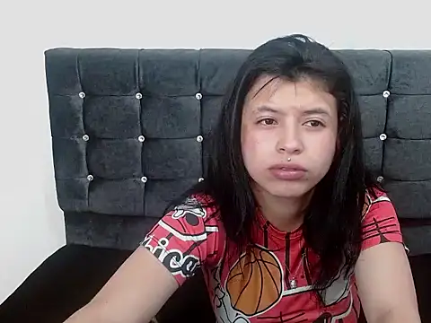 Snapshot of petite_coral chatting on October 2025 11:31:02 AM petite coral online show from October 2025 11:31:02 AM