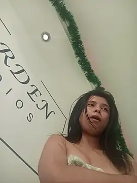 Snapshot of petite_coral chatting on December 2025 09:15:01 AM petite coral online show from December 2025 09:15:01 AM