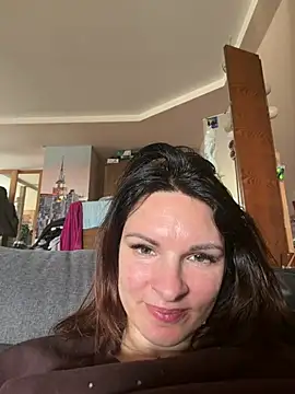 kinkysarahx online show from April 2026 09:15:02 AM