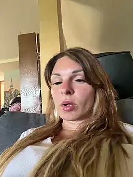 Snapshot of kinkysarahx chatting on May 2026 02:05:02 PM kinkysarahx online show from May 2026 02:05:02 PM
