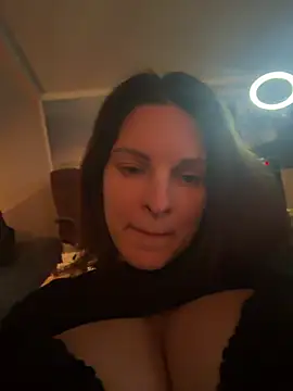 kinkysarahx online show from April 2026 06:47:01 PM