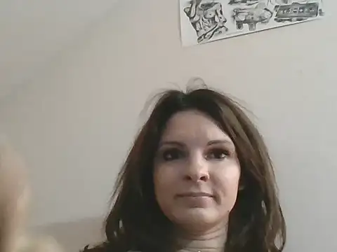 kinkysarahx online show from December 2025 04:06:02 PM