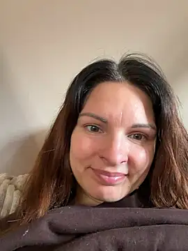 kinkysarahx online show from April 2026 01:40:01 PM