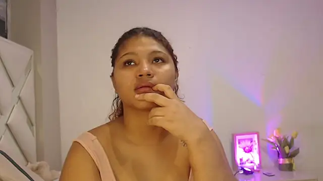 Snapshot of miel_alisha chatting on July 2026 01:11:01 PM miel alisha online show from July 2026 01:11:01 PM