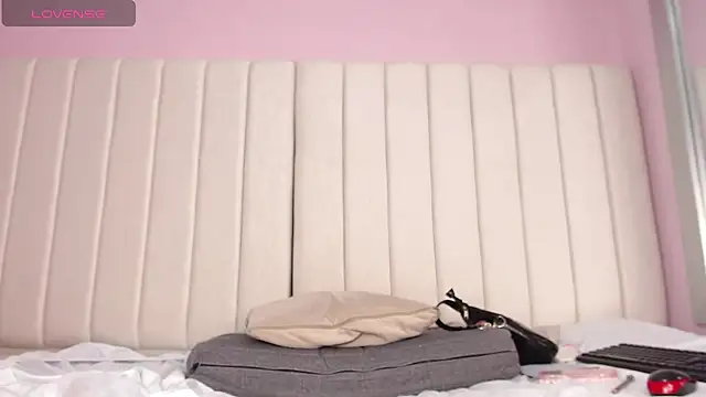 Snapshot of miel_alisha chatting on November 2025 12:37:01 PM miel alisha online show from November 2025 12:37:01 PM