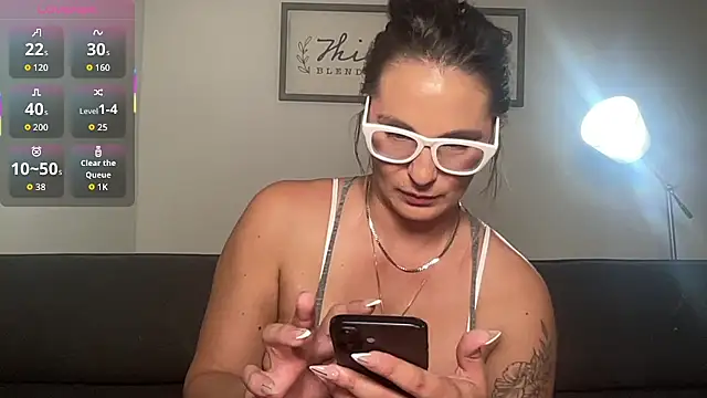 Snapshot of Mandyrheaa chatting on November 2025 02:23:02 AM Mandyrheaa online show from November 2025 02:23:02 AM