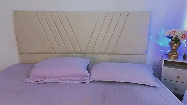 GabbieHill online show from November 2025 09:18:02 PM