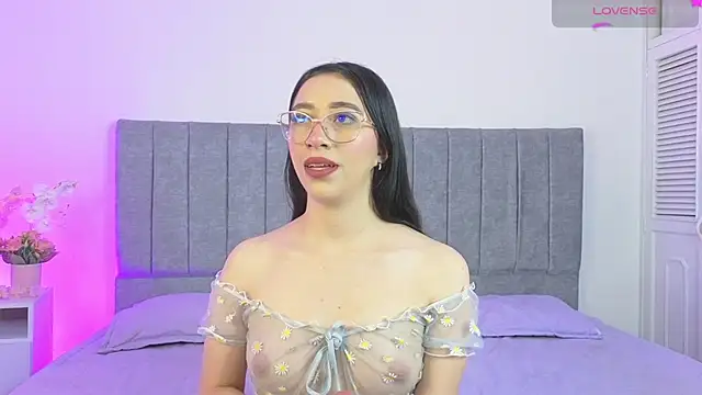 GabbieHill online show from October 2025 07:37:01 PM