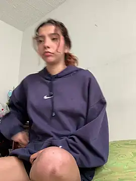 MiaaCute- online show from May 2026 08:33:02 PM