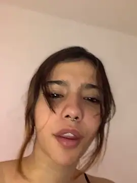 MiaaCute- online show from April 2026 10:00:01 PM