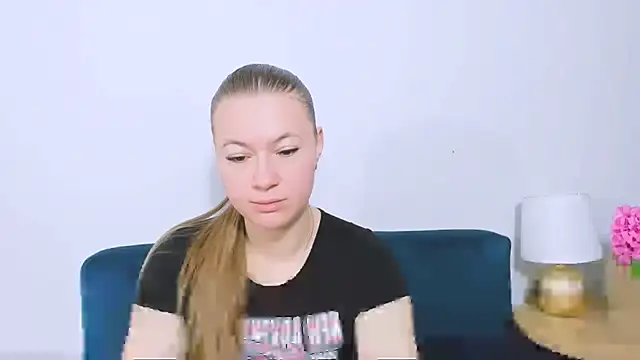 LeaNaughty online show from November 2025 05:08:01 AM