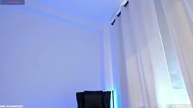 AlanRose01 online show from November 2025 01:39:02 PM