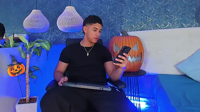 Zayne cross online show from October 2025 05:31:01 AM