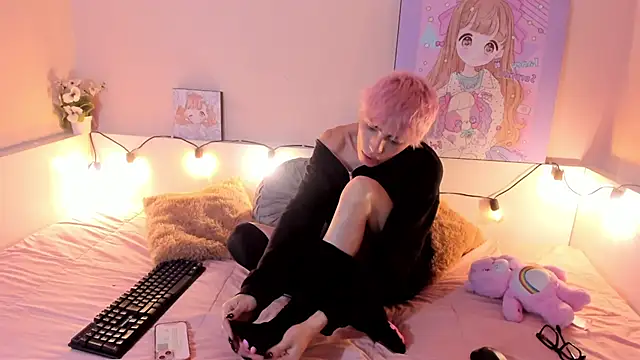 Strawberry Kitty  online show from October 2025 04:36:01 AM