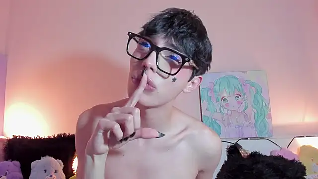 Strawberry Kitty  online show from February 2026 04:27:01 PM