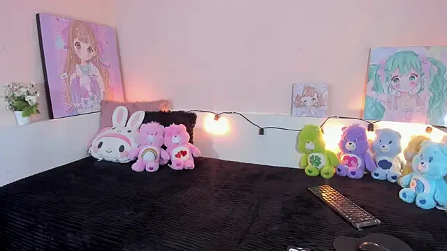 Strawberry Kitty  online show from January 2026 04:30:01 AM