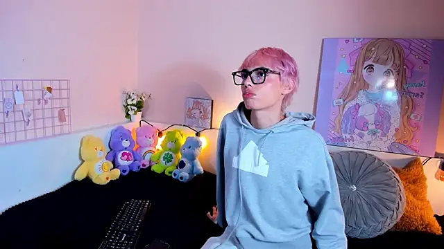 Strawberry Kitty  online show from October 2025 04:04:02 AM