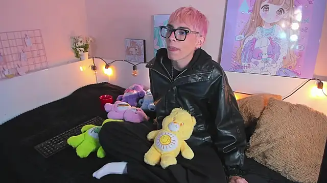 Strawberry Kitty  online show from October 2025 03:47:01 AM