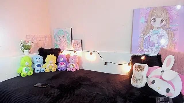 Strawberry Kitty  online show from December 2025 03:56:01 AM