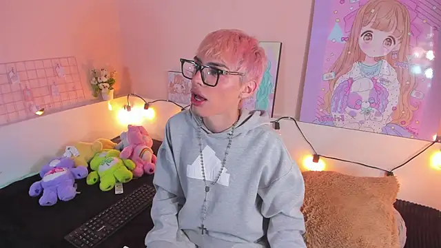 Strawberry Kitty  online show from November 2025 05:00:02 AM