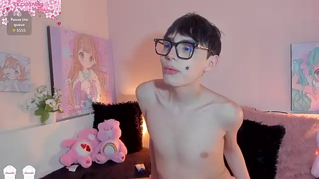 Strawberry Kitty  online show from March 2026 07:19:01 AM
