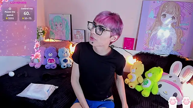 Strawberry Kitty  online show from November 2025 04:12:02 AM