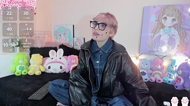 Strawberry Kitty  online show from December 2025 03:50:01 AM