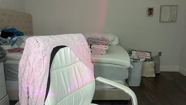 Amberjayxox0 online show from April 2026 01:57:01 AM