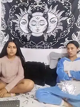 Snapshot of emily_n_abby chatting on April 2026 01:26:02 PM emily n abby online show from April 2026 01:26:02 PM