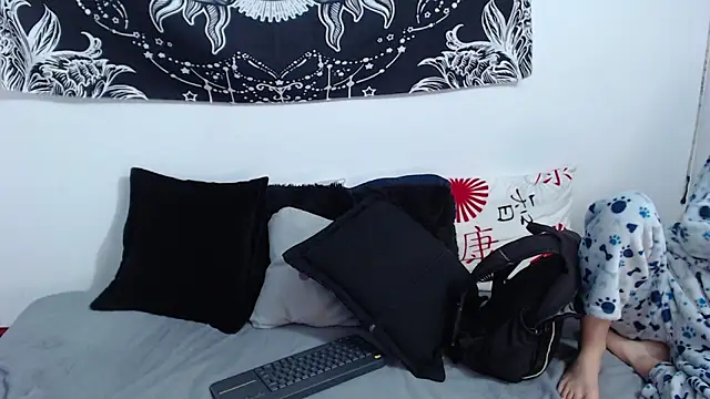 Snapshot of emily_n_abby chatting on November 2025 12:27:02 PM emily n abby online show from November 2025 12:27:02 PM