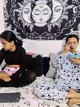 Snapshot of emily_n_abby chatting on April 2026 01:15:02 PM emily n abby online show from April 2026 01:15:02 PM