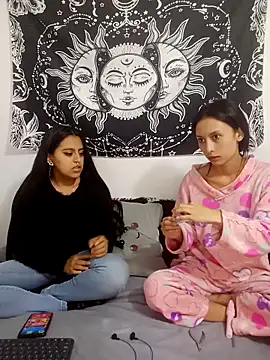 Snapshot of emily_n_abby chatting on March 2026 01:34:02 PM emily n abby online show from March 2026 01:34:02 PM