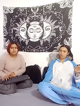 Snapshot of emily_n_abby chatting on February 2026 01:34:01 PM emily n abby online show from February 2026 01:34:01 PM