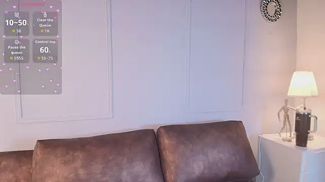 Bellaryy online show from December 2025 01:32:02 PM