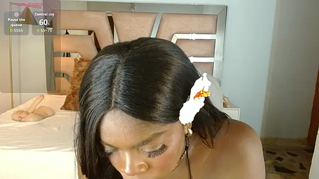 Maiacharris  online show from November 2025 08:02:02 PM