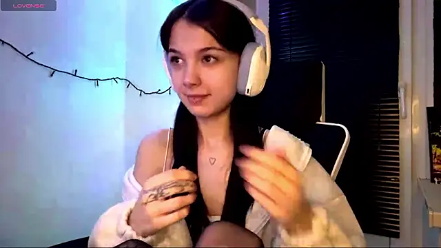 HanaMantanaDell online show from March 2026 05:51:01 PM