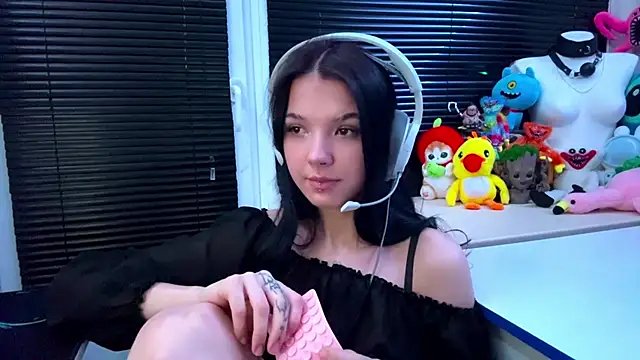 HanaMantanaDell online show from October 2025 01:13:02 PM