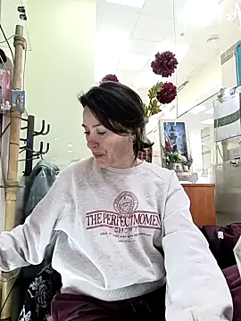 Luna 7777 online show from April 2026 11:06:01 AM