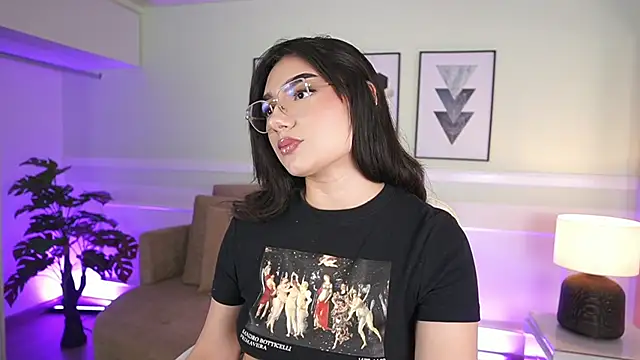 EmilyTurneer online show from November 2025 07:07:01 PM