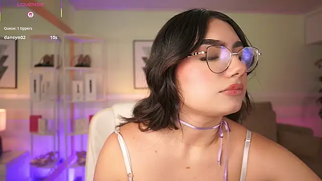 EmilyTurneer online show from April 2026 09:39:33 PM