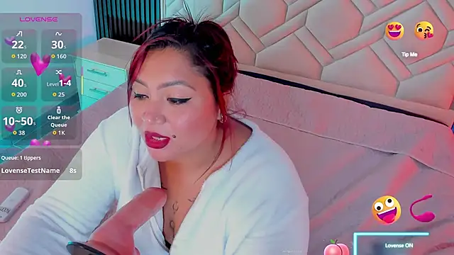 Snapshot of Halleyrosse chatting on October 2025 12:11:01 AM Halleyrosse online show from October 2025 12:11:01 AM