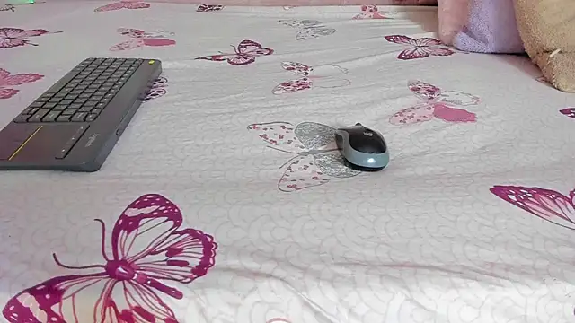 mia  blaze   online show from April 2026 03:02:01 AM