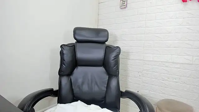 talialadyx online show from April 2026 02:07:02 PM