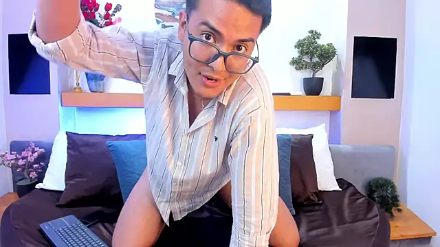 JohnBelRose online show from December 2025 07:51:02 PM