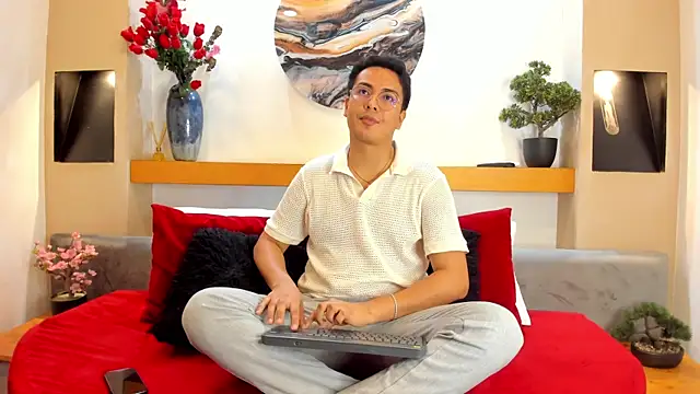 JohnBelRose online show from November 2025 07:50:02 PM