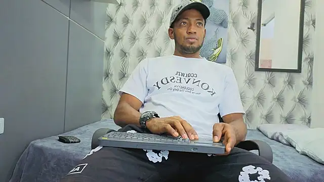 Stevenbrand online show from November 2025 07:30:01 PM