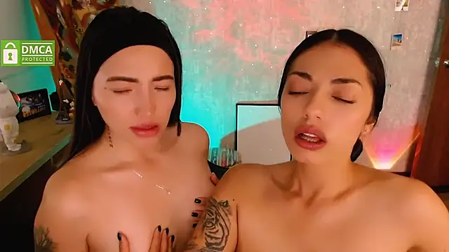 Snapshot of natval6 chatting on February 2026 10:44:02 PM natval6 online show from February 2026 10:44:02 PM